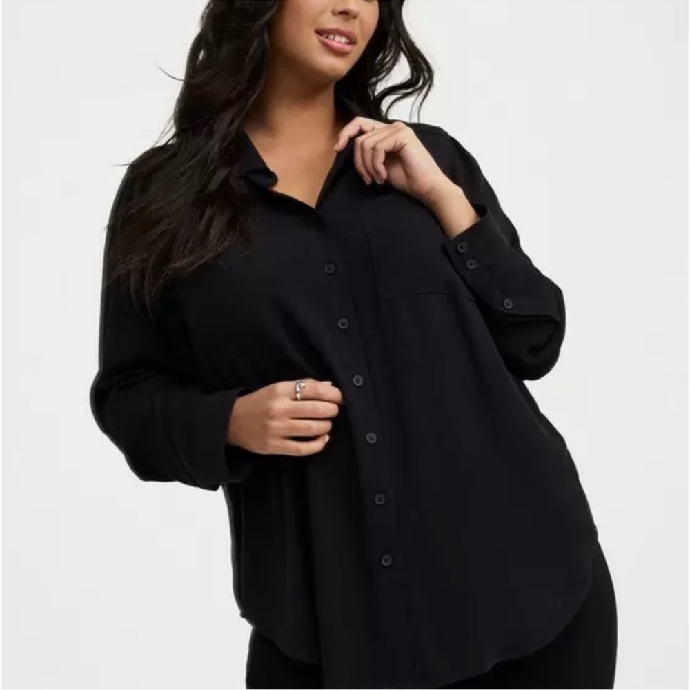 Torrid Boyfriend Button-Up Long Sleeve Shirt Black Minimalist Essential Pocket-4